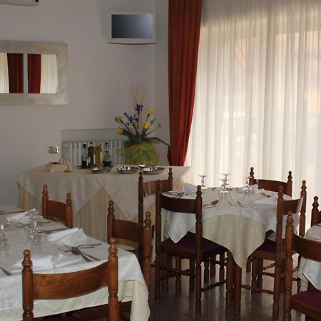 Hotel Solaris Giulianova Εξωτερικό φωτογραφία