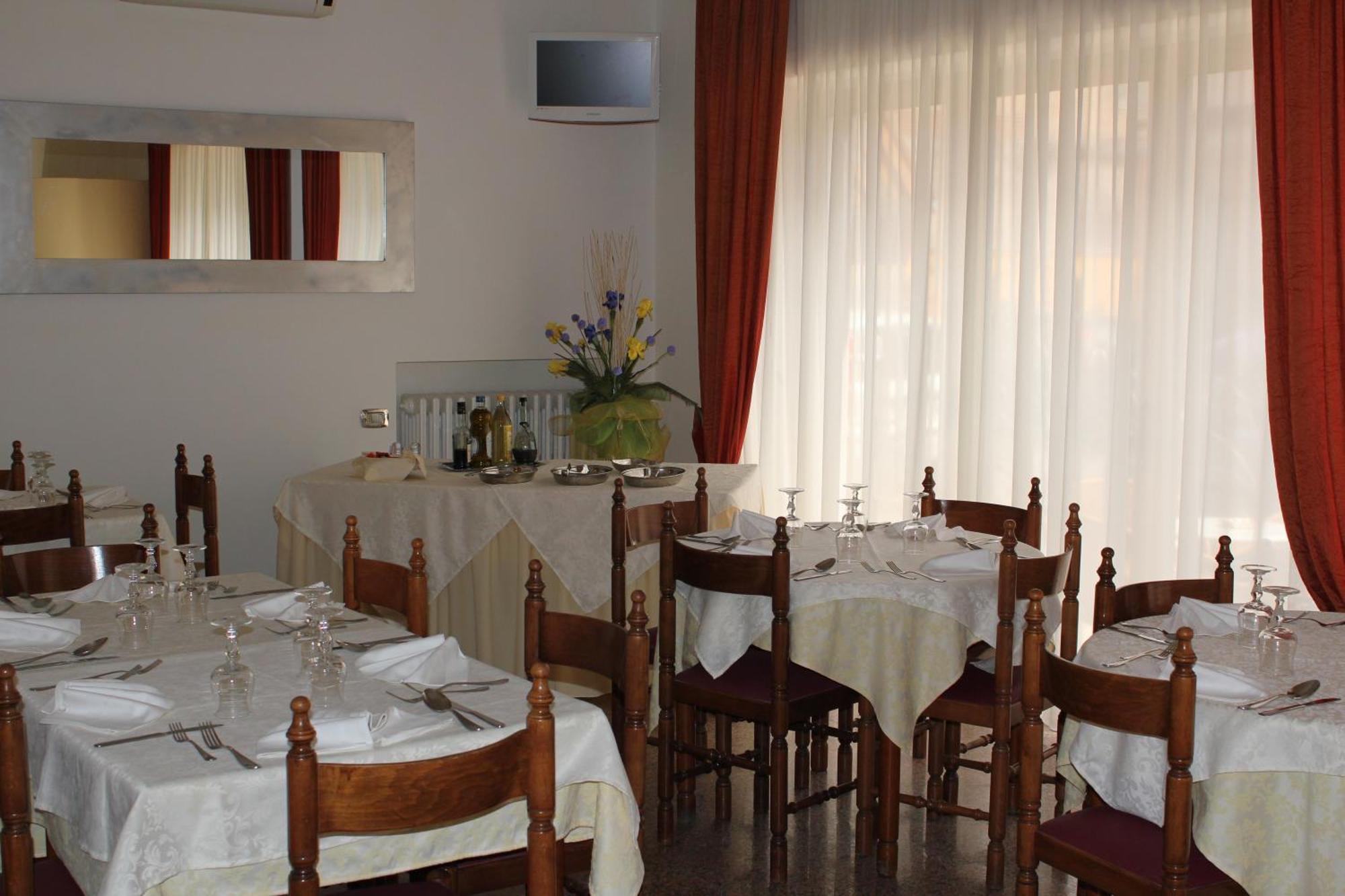 Hotel Solaris Giulianova Εξωτερικό φωτογραφία