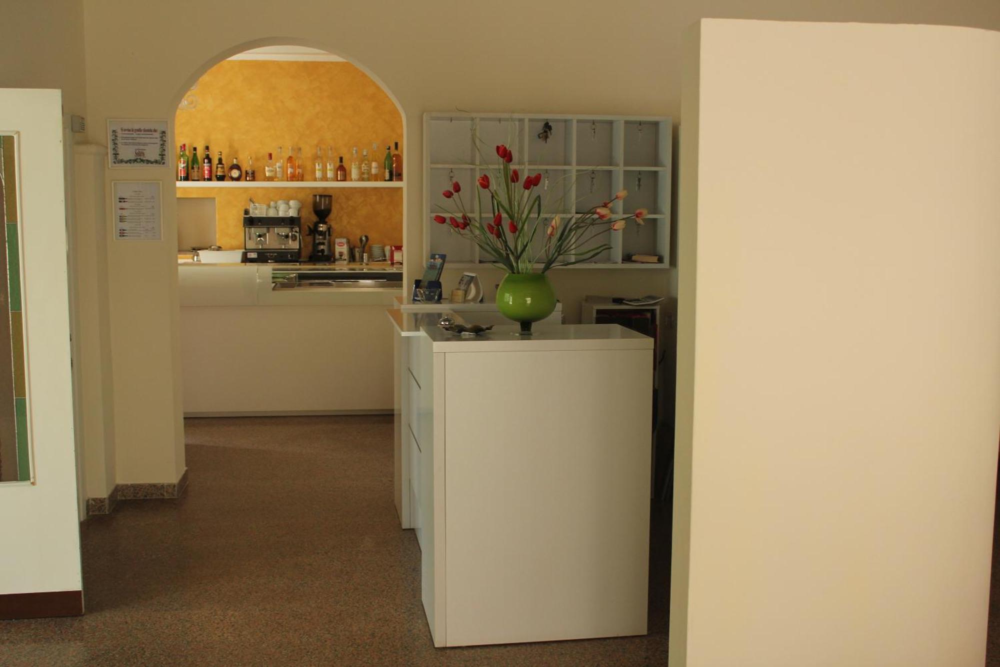 Hotel Solaris Giulianova Εξωτερικό φωτογραφία