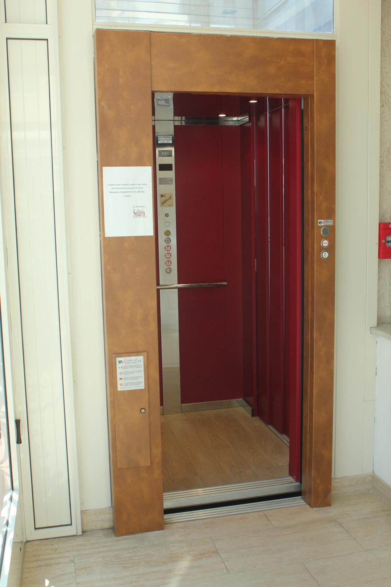 Hotel Solaris Giulianova Εξωτερικό φωτογραφία