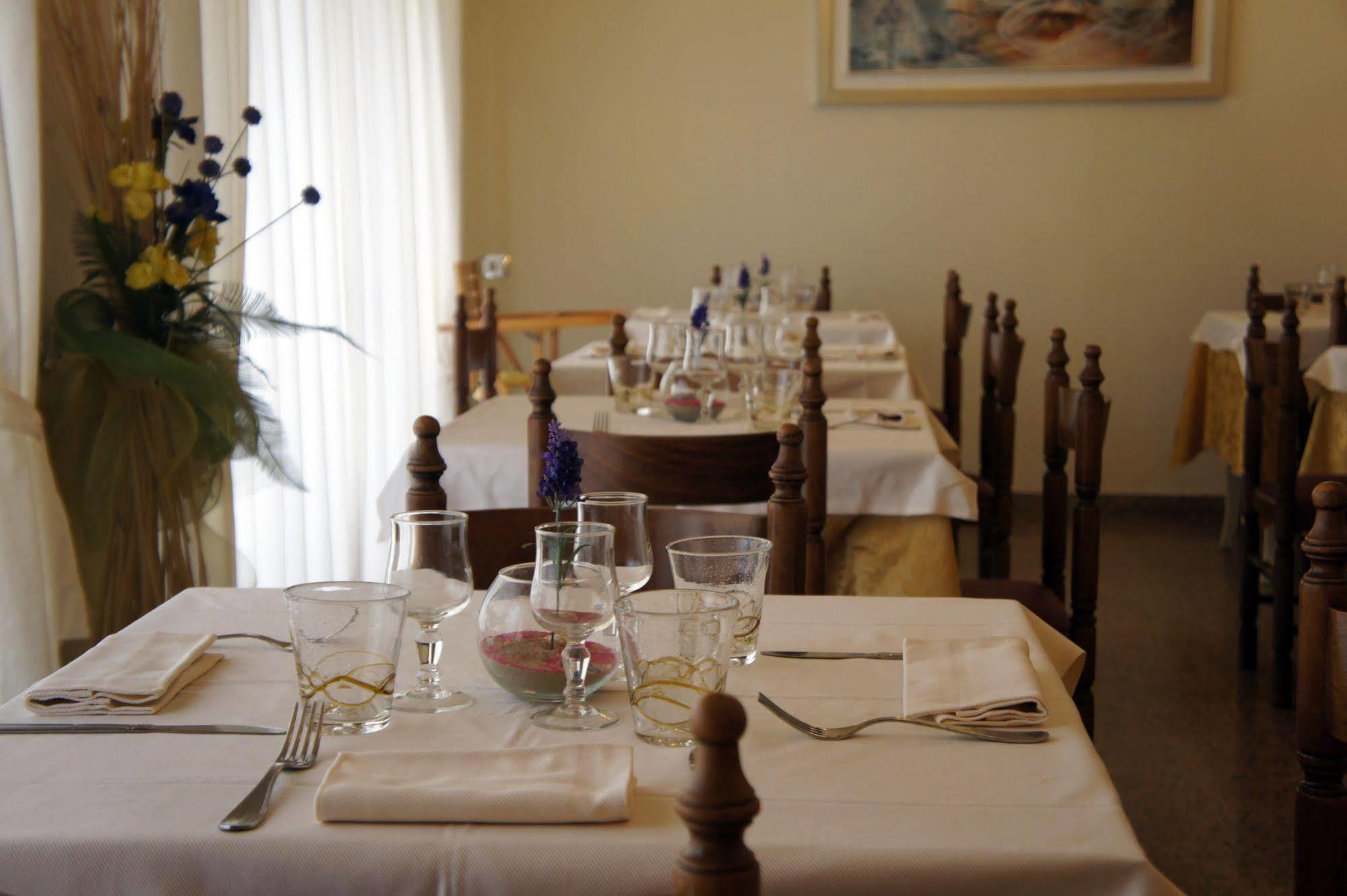 Hotel Solaris Giulianova Εξωτερικό φωτογραφία