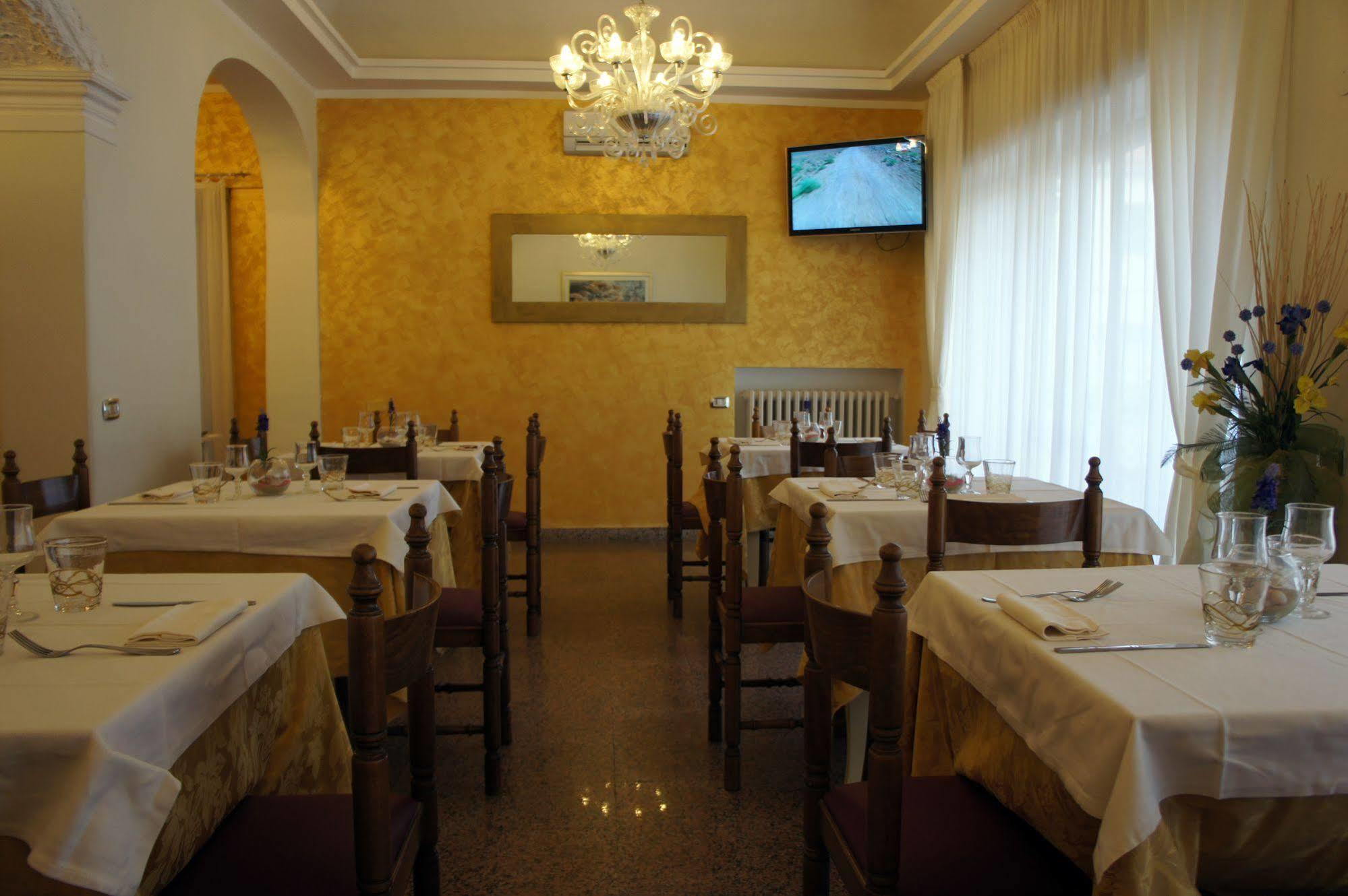 Hotel Solaris Giulianova Εξωτερικό φωτογραφία